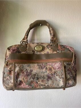 Vintage Floral Tapestry carry Bag with Brown Trim